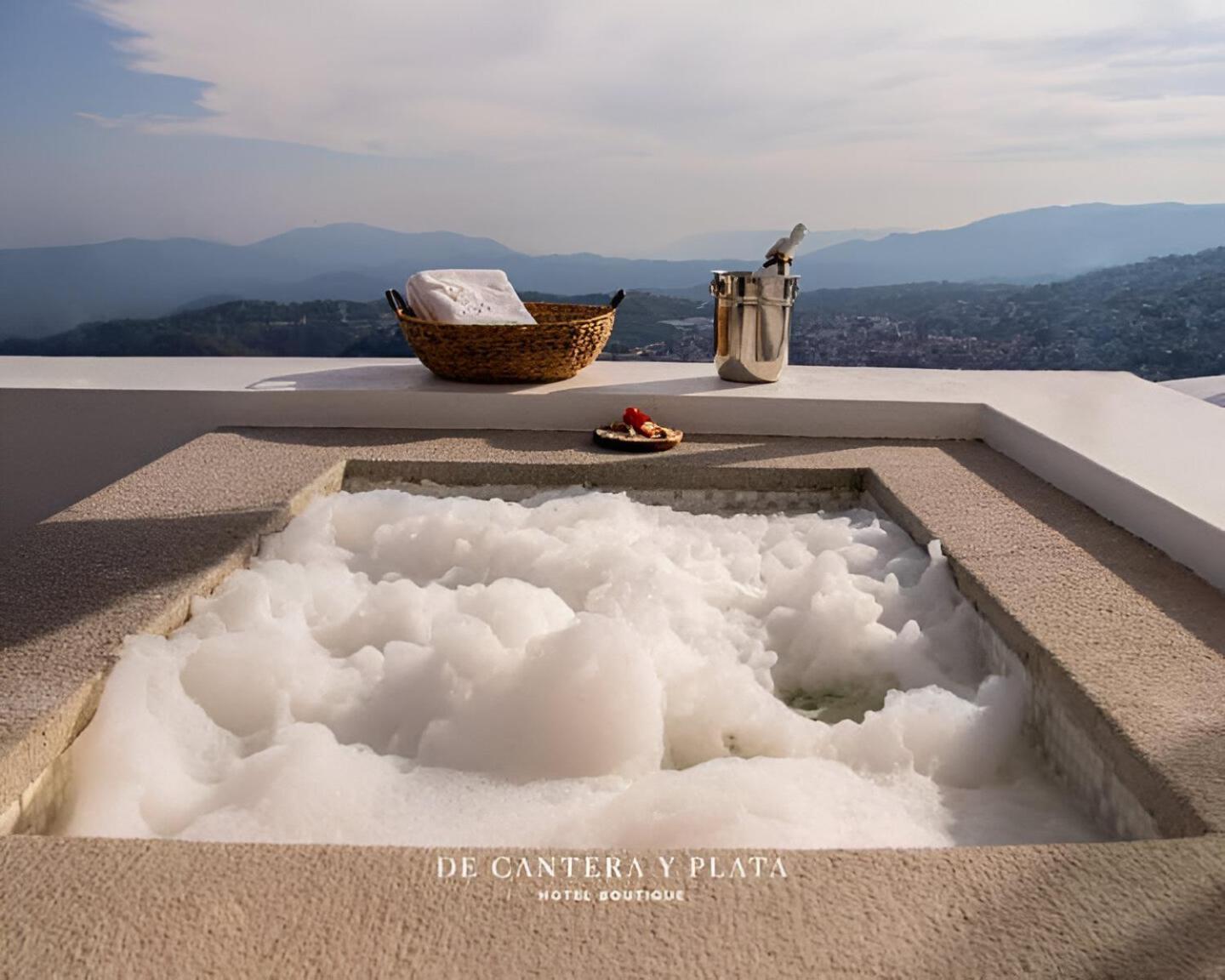 De Cantera Y Plata Hotel Boutique 塔斯科·德·阿拉尔孔 外观 照片